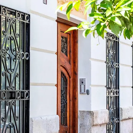 Serene With A Relaxing Atmosphere Valensiya